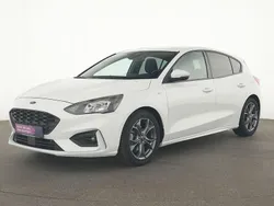 Weiss Gebraucht 2021 Ford Focus ST-Line Limousine | 19.595 € (Fairer Preis)