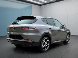 Grau Gebraucht 2025 Alfa Romeo Tonale SUV | 44.749 €
