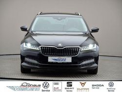Schwarz magic perleffekt (metallic) Gebraucht 2023 Skoda Superb Style Kombi | 30.960 € (Guter Preis)