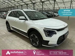 Weiß Gebraucht 2023 Kia e-Niro Vision SUV | 28.490 € (Guter Preis)