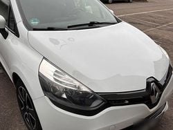 Weiß Gebraucht 2015 Renault Clio IV Kleinwagen | 6.100 € (Fairer Preis)