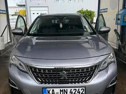 Grau Gebraucht 2019 Peugeot 3008 SUV | 15.999 € (Guter Preis)