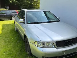 Silber Gebraucht 1999 Audi A4 Sport Limousine | 3.200 € (Fairer Preis)