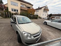 Grau Gebraucht 2007 Opel Astra Kleinwagen | 3.800 € (Etwas zu teuer)