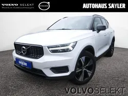Weiss / crystal weiss (metallic) Gebraucht 2021 Volvo XC40 SUV | 31.990 € (Guter Preis)