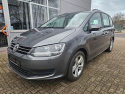 Grau Gebraucht 2014 VW Sharan Van / Kleinbus | 12.900 € (Fairer Preis)