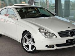 Weiß Gebraucht 2006 Mercedes CLS350 Limousine | 14.900 € (Teuer)