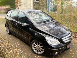 Schwarz Gebraucht 2006 Mercedes B180 Van / Kleinbus | 3.200 € (Fairer Preis)