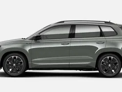 Brillantsilber metallic Neu 2025 Skoda Karoq SportLine SUV | 36.878 € (Guter Preis)