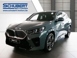 Grün Gebraucht 2024 BMW iX2 M Sport SUV | 49.990 €