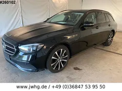 Black metallic Gebraucht 2020 Mercedes E300 Kombi | 20.950 € (Fairer Preis)