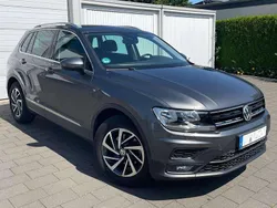Grau Gebraucht 2017 VW Tiguan Comfortline SUV | 20.500 € (Etwas zu teuer)