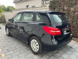 Schwarz Gebraucht 2012 Mercedes B180 Van / Kleinbus | 8.490 € (Superpreis)