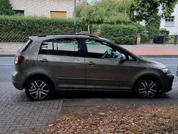 Braun Gebraucht 2009 VW Golf Plus Cross Van / Kleinbus | 7.190 € (Fairer Preis)