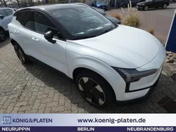 Crystal white pearl (weiß) Gebraucht 2025 Volvo EX30 Plus SUV | 38.290 €