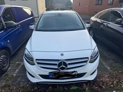 Weiß Gebraucht 2019 Mercedes B220 Van / Kleinbus | 9.000 € (Superpreis)