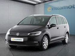 Schwarz Gebraucht 2024 VW Touran Van / Kleinbus | 34.399 € (Fairer Preis)