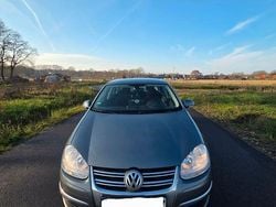 Grau Gebraucht 2007 VW Jetta Comfortline Limousine | 5.000 € (Fairer Preis)
