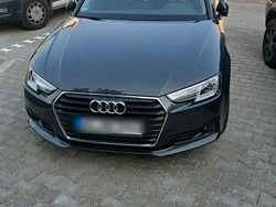 Grau Gebraucht 2019 Audi A4 S-Line Kombi | 19.000 €