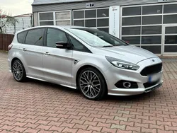 Silber Gebraucht 2018 Ford S-MAX ST Van / Kleinbus | 17.000 € (Fairer Preis)
