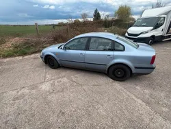 Blau Gebraucht 1999 VW Passat Limousine | 500 € (Superpreis)