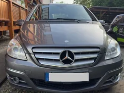 Grau Gebraucht 2011 Mercedes B160 Van / Kleinbus | 6.200 € (Fairer Preis)
