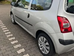 Silber Gebraucht 2009 Renault Twingo Kleinwagen | 1.800 €