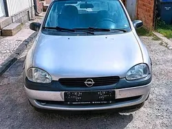 Silber Gebraucht 2000 Opel Corsa Kleinwagen | 1.000 € (Etwas zu teuer)