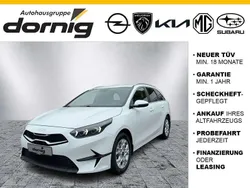 Deluxe white metallic Gebraucht 2024 Kia Ceed Sportswagon Kombi | 22.960 € (Superpreis)