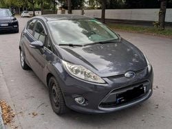 Grau Gebraucht 2010 Ford Fiesta Trend Limousine | 2.999 € (Guter Preis)