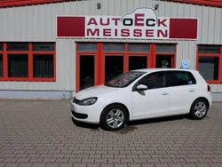 Weiß Gebraucht 2009 VW Golf VI Comfortline Limousine | 12.450 €
