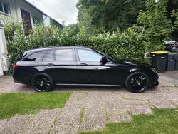 Schwarz Gebraucht 2017 Mercedes E220 AMG Kombi | 19.480 € (Fairer Preis)