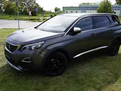 Grau Gebraucht 2018 Peugeot 5008 GTi Van / Kleinbus | 13.599 € (Etwas zu teuer)