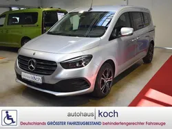 Helvinsilber Gebraucht 2024 Mercedes 180 Limousine | 59.980 €