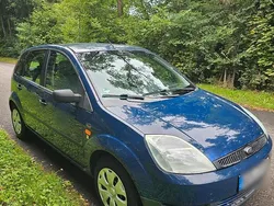 Blau Gebraucht 2002 Ford Fiesta Kleinwagen | 1.199 €