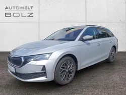 Silber Gebraucht 2024 Skoda Octavia Selection Kombi | 30.990 € (Superpreis)