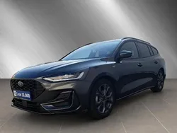 Grau Gebraucht 2024 Ford Focus ST-Line Limousine | 26.190 € (Fairer Preis)