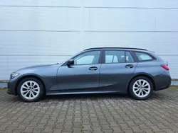 Mineralgrau Gebraucht 2021 BMW 318 Advantage Kombi | 17.900 € (Fairer Preis)