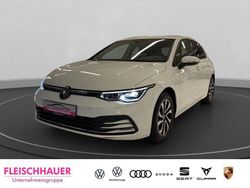 Weiss Gebraucht 2022 VW Golf VIII Active Limousine | 25.980 € (Fairer Preis)