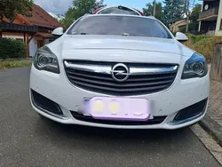 Weiß Gebraucht 2016 Opel Insignia Business Edition Kombi | 7.999 € (Guter Preis)