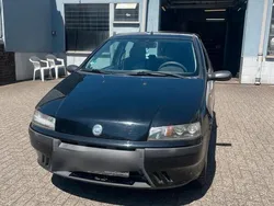 Schwarz Gebraucht 2002 Fiat Punto Active Kleinwagen | 1.590 € (Fairer Preis)