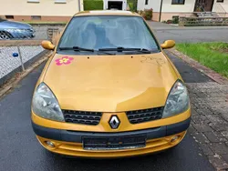 Gold Gebraucht 2002 Renault Clio II Kleinwagen | 1.800 € (Fairer Preis)