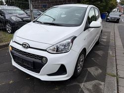 Weiß Gebraucht 2019 Hyundai i10 Classic Kleinwagen | 7.990 € (Guter Preis)