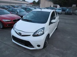Weiß Gebraucht 2014 Toyota Aygo Cool Kleinwagen | 3.990 € (Fairer Preis)