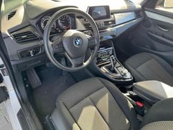 Weiß Gebraucht 2019 BMW 218 Active Tourer Advantage Van / Kleinbus | 16.220 € (Fairer Preis)