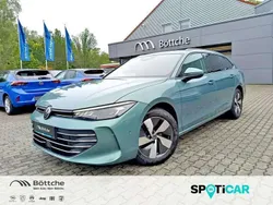 Maripositgrün metallic Gebraucht 2024 VW Passat Business Kombi | 33.840 € (Etwas zu teuer)