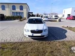 Weiß Gebraucht 2012 Skoda Superb Kombi | 4.999 € (Superpreis)