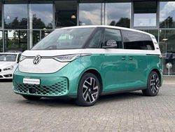 Leaf green / candy white Gebraucht 2023 VW ID. Buzz Pro Van / Kleinbus | 41.890 € (Guter Preis)
