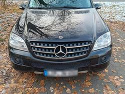 Schwarz Gebraucht 2005 Mercedes ML320 SUV | 5.500 €