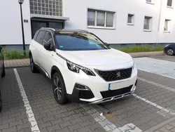 Weiß Gebraucht 2017 Peugeot 5008 GT-line Van / Kleinbus | 17.900 € (Teuer)